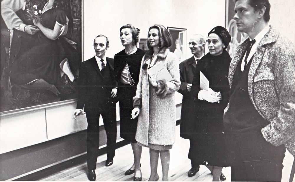 Jean-Louis Mathieu, Louise de Vilmorin, la princesse Aga Khan, Émile Chambon et la princesse del Drago au vernissage de l’exposition au Musée Rath, en 1966